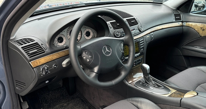 Mercedes-Benz Klasa E cena 29900 przebieg: 295189, rok produkcji 2002 z Elbląg małe 667